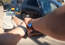 Duitse vluchtelingen opgepakt in schuilplaats San Fulgencio De dramatische inval werd gedaan door de Spaanse nationale politie, die het drietal aanviel toen ze door de straten van het stadje Vega Baja reden.