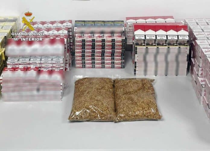 Die Guardia Civil in der Region Murcia hat in La Manga del Mar Menor (Cartagena) eine illegale Tabakvertriebsstelle ausgehoben und dabei fast 2,000 Packungen Schmuggelzigaretten und ein Kilo losen Tabak beschlagnahmt.