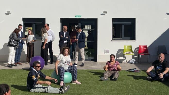 Денний центр «Torrenova», розташований на проспекті Авеніда-де-лас-Кортес-Валенсіанас поруч із існуючим CRIS (Центром соціальної реабілітації та інтеграції), відкрив свої двері 20 жовтня. Тепер він може надавати щоденний догляд та підтримку до 30 осіб, а також створювати близько десятка нових робочих місць для місцевих фахівців.