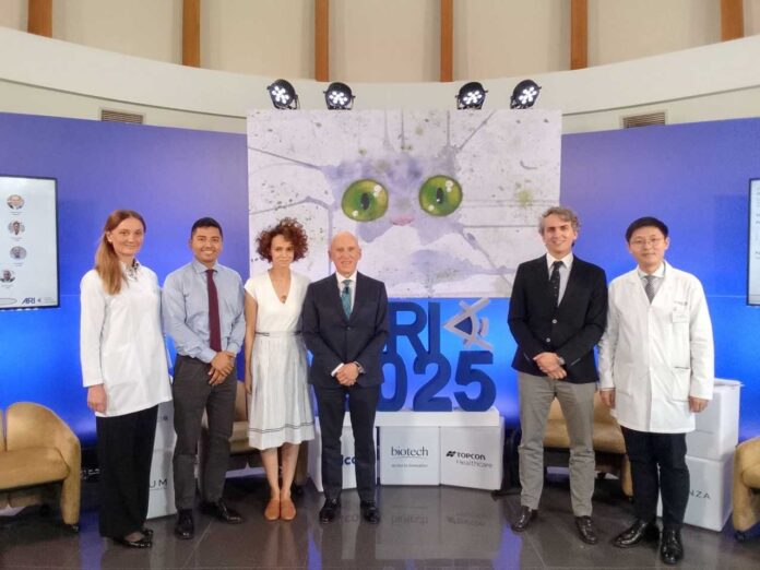 Este congreso de referencia en cirugía ocular, dirigido por el Prof. Jorge Alió, reunió en Alicante a 124 expertos nacionales e internacionales en oftalmología.