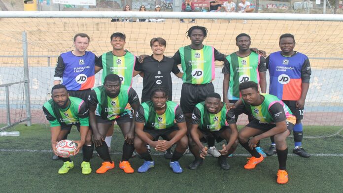 I Alicante finnes det et 7-manns fotballag som gjør mye mer enn å jage mål – det skaper et rom der flyktninger fra hele verden kan føle seg hjemme.