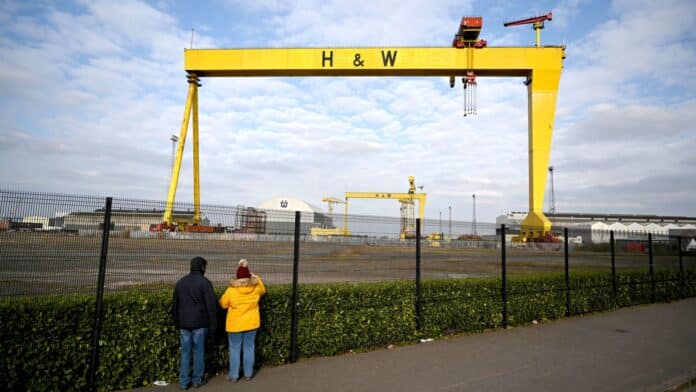 Le chantier naval de Belfast, propriété de Harland & Wolff, ne sera pas prêt à entamer les travaux d'un important contrat de 1.6 milliard de livres sterling avec le ministère de la Défense avant le milieu de l'année 2026, selon le directeur britannique de sa nouvelle société mère.