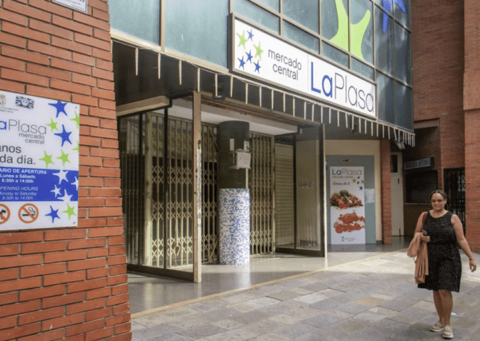 Das ehrgeizige Projekt, das an Grupo Cobra vergeben wurde, markiert den Beginn einer umfassenden Umgestaltung des historischen Marktgebäudes der Stadt – mit einer Investition von 8.3 Millionen Euro und öffentlichen Gesamtausgaben von über 13.5 Millionen Euro, sobald alle Nebenkosten einbezogen sind.