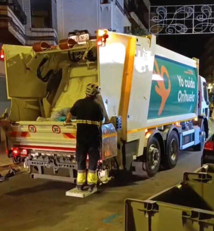 Il consiglio comunale di Orihuela sta procedendo con decisione per modernizzare i suoi servizi di pulizia delle strade e di smaltimento dei rifiuti solidi urbani (RSU) con un contratto di fornitura storico che mira a rinnovare quasi l'intero parco veicoli comunale nel 2026.