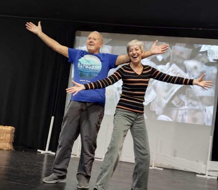 Quest'anno ci saranno solo tre spettacoli e in tutte e tre le occasioni cercheremo di riempire il teatro di risate, musica e danza ai massimi livelli.