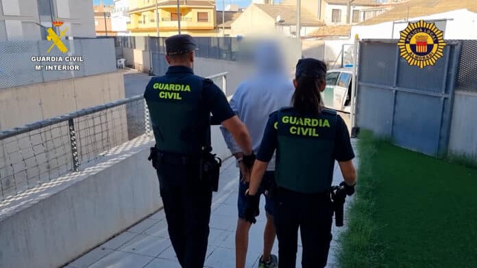 De autoriteiten prezen de snelle reactie van de lokale bewoners en benadrukten dat het snel melden van verdachte activiteiten bijdraagt ​​aan de veiligheid van de gemeenschap.