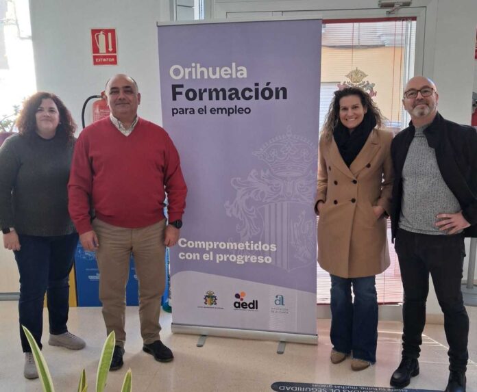 Grazie all'integrazione di nuovi cicli di formazione presso il centro El Palmeral, il Consiglio comunale di Orihuela prevede di assegnare un totale di 15 borse di studio all'anno, una volta formalizzato un nuovo accordo di collaborazione pluriennale tra le due entità.