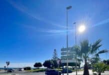 Orihuela Costa Tourist Signage to be Upgraded Councillor for the Coast, Manuel Mestre, said clear and consistent signage is essential for any tourist destination: “Good signage helps visitors find their way easily, enhances their experience, and improves road safety.”