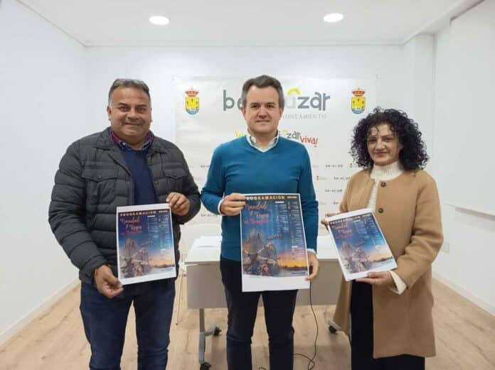 L'assessore al turismo Patricia Rodes ha sottolineato che il programma è stato ideato non solo per portare i residenti in piazza, ma anche per invitare i visitatori delle città vicine a godersi lo spirito festivo di Benejúzar.