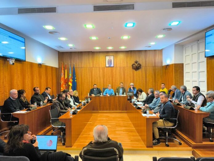 Despite the comprehensive agenda, the session drew criticism because no representatives from the large expatriate tourism business sector were invited