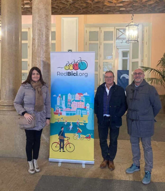 The municipality currently boasts 30 km of bike lanes and four cycling routes connecting the town center with beaches and coastal residential areas, making cycling both a practical and recreational option for residents and visitors alike.