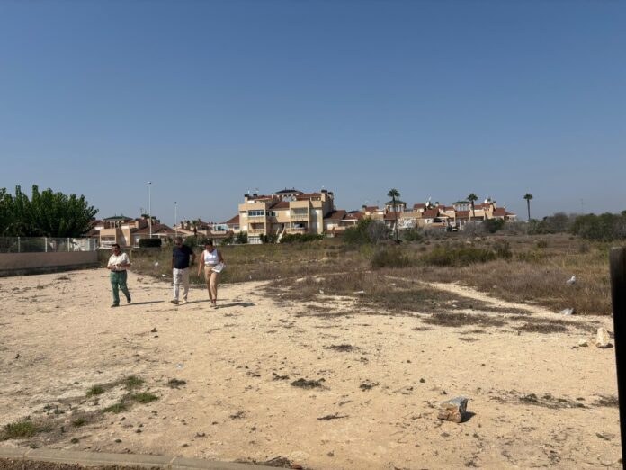 I november 2024 tildelte kommunen en tomt på 12 000 kvadratmeter i Villa Rosa, i den nordlige delen av kysten, mellom Calle's Beduinos og J'Alhamed.