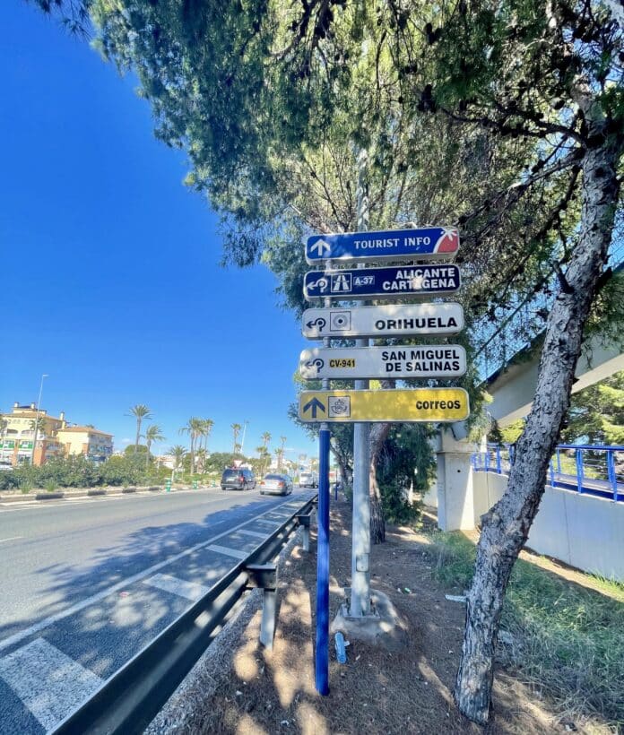 Departament Turystyki przyznał kontrakt na zarządzanie projektem oraz koordynację kwestii bezpieczeństwa i higieny pracy w ramach odnowienia oznakowania turystycznego w Orihuela Costa, co stanowi ważny krok w kierunku modernizacji infrastruktury turystycznej tego obszaru.