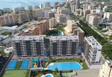 Luxuswohnungen für Familien – Verantwortliche treten zurück, während sich der Skandal um „Sozialwohnungen“ verschärft Im Stadtrat von Alicante ist ein heftiger politischer Sturm ausgebrochen, nachdem mehrere hochrangige Beamte zurückgetreten und gegen andere wegen angeblicher Unregelmäßigkeiten bei der Vergabe von Sozialwohnungen im Wert von bis zu 250,000 € Ermittlungen eingeleitet wurden.