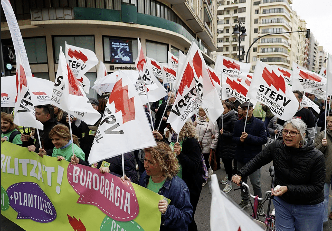Indefinite Teachers’ Strike Planned across Alicante Province, with Widespread Impact on ALL Schools