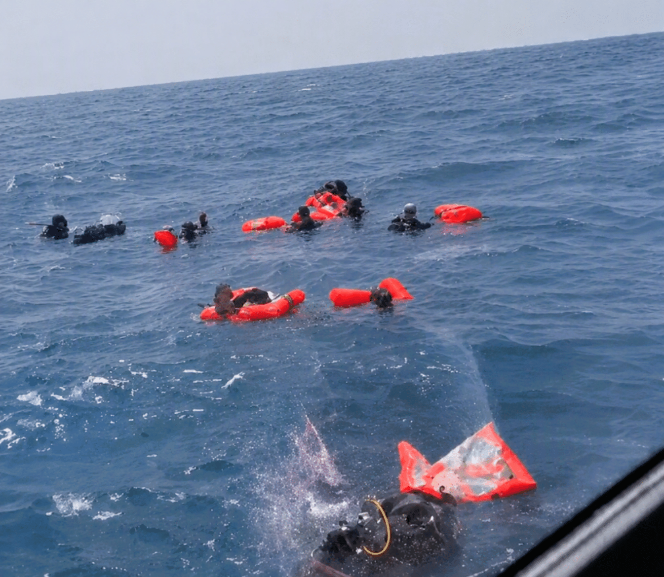 Eleven Rescued After Catamaran Sinks off Tabarca