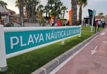 Los Alcázares inaugura la primera playa del Mar Menor dedicada exclusivamente a los deportes acuáticos. La nueva Playa Náutica de Las Salinas se ha creado como una base especializada para la vela, el windsurf, el kitesurf, el wingfoil y otras actividades, ofreciendo instalaciones especializadas para todos, desde principiantes hasta competidores internacionales.